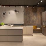 Wyspa kuchenna z kolekcji ZAJC. Blaty kuchenne – Silestone by Cosentino w kolorze Desert Silver