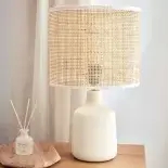 lampa w stylu japandi