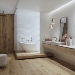łazienka w bieli i drewnie z prysznicem