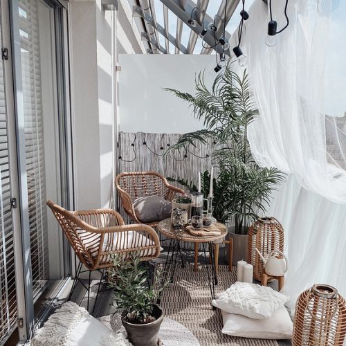 mały balkon w stylu boho