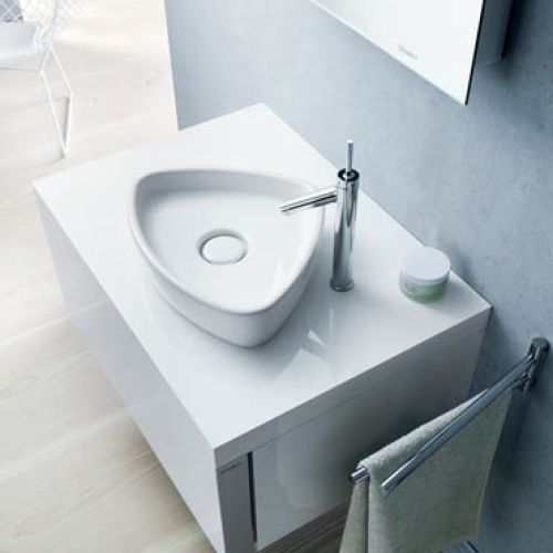 Projekt Philippe’a Starcka za 442 euro netto. DURAVIT bateria Axor Starck, ok. 2400 zł netto. HANSGROHE