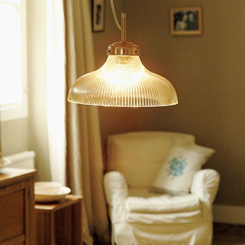 Wyrafinowana lampa Paris z karbowanego szkła, osłonka niklowana w cenie 280 zł. belle maison