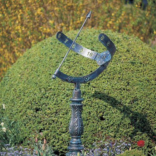Zegar słoneczny firmy Robers. Ręcznie kute lampy do ogrodu