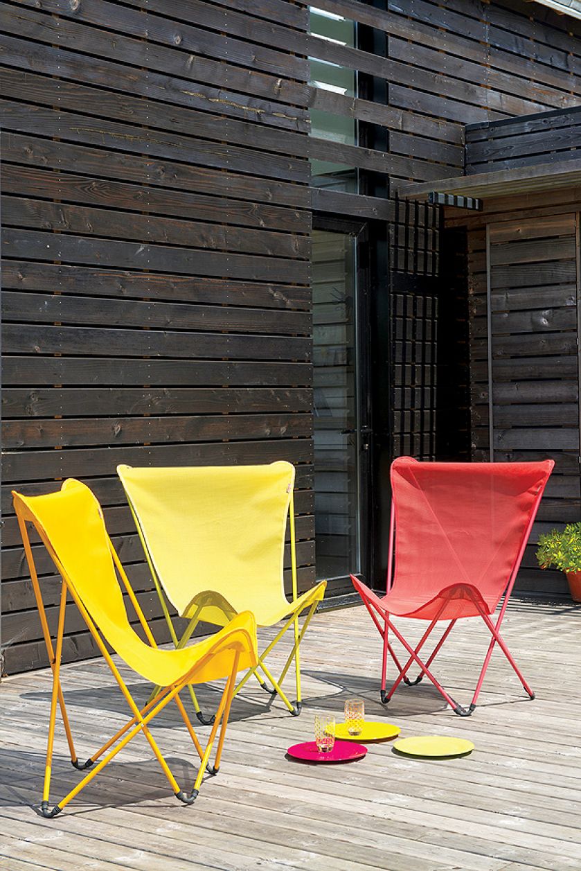 Maxi Pop Up to fotele w energetycznych kolorach składane jak parasolka. Są obciągnięte supertrwałą tkaniną batyline, a
